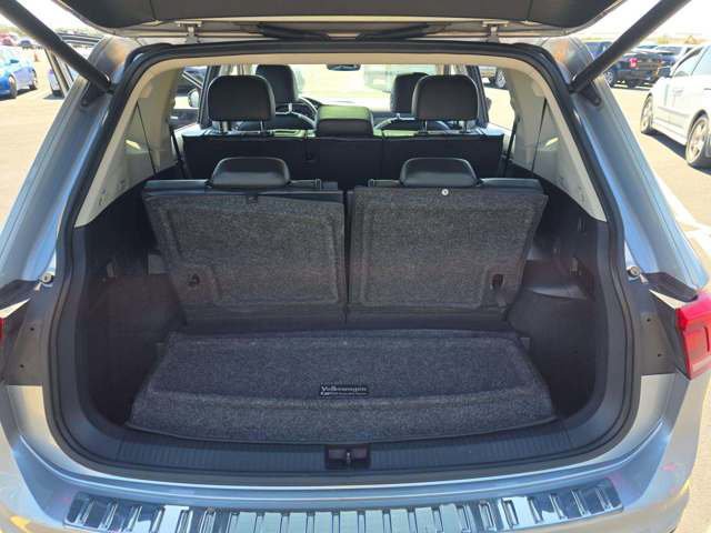 Used 2020 Volkswagen Tiguan SEL FWD image 13