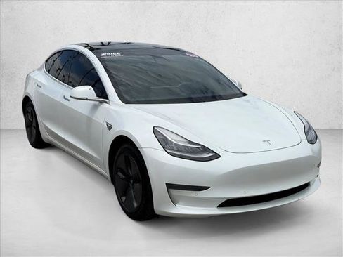Used 2020 Tesla Model 3 Standard Range Plus RWD image 5