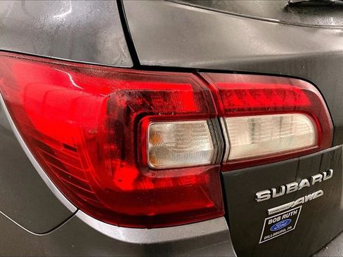 Used 2019 Subaru Outback 2.5i Premium image 28