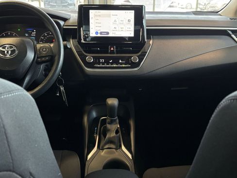 Used 2025 Toyota Corolla LE image 17