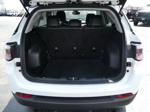 Used 2022 Jeep Compass Limited AWD/4WD image 16