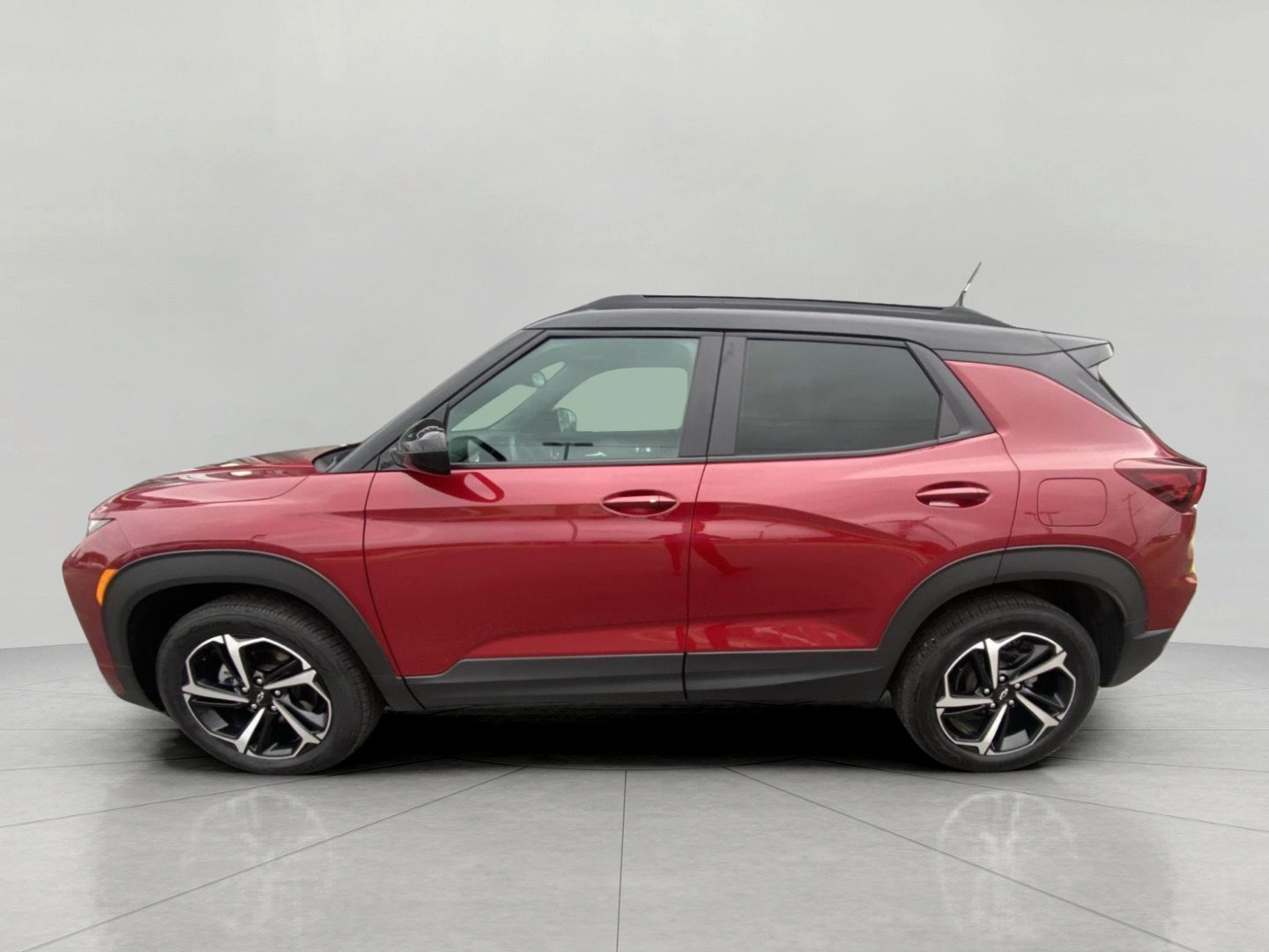 Used 2021 Chevrolet TrailBlazer RS w/ Sun and Liftgate Package AWD/4WD image 5