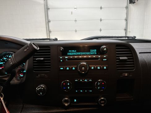 Used 2011 Chevrolet Silverado 1500 LT w/ All-Star Edition AWD/4WD image 30