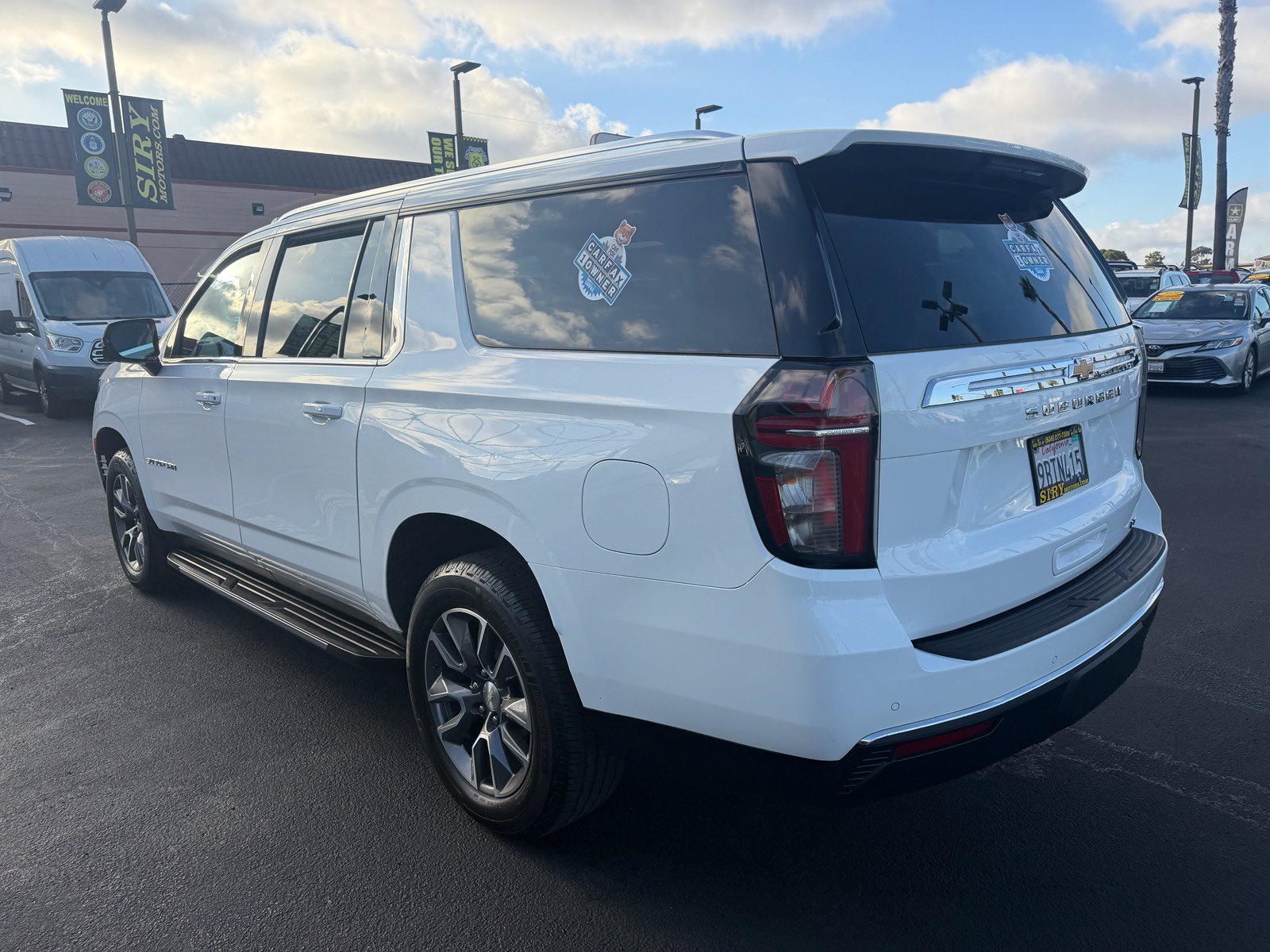 Used 2022 Chevrolet Suburban LT w/ LT Signature Package RWD image 5