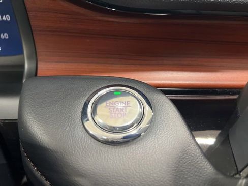 Used 2024 Lincoln Aviator Reserve w/ Equipment Group 201A AWD/4WD image 12