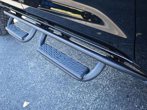 Certified 2025 Chevrolet Colorado ZR2 w/ Midnight Edition image 13