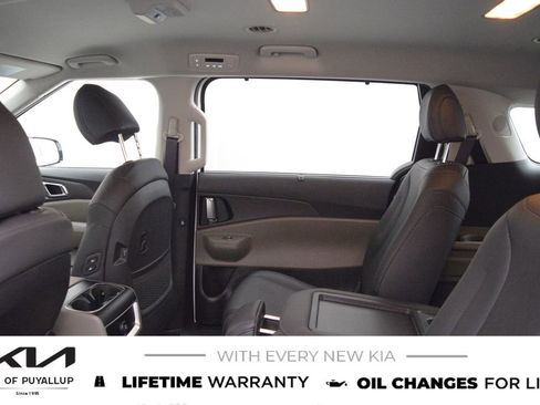 New 2026 Kia Carnival EX image 6