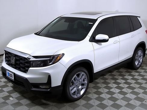 Used 2024 Honda Passport EX-L image 3