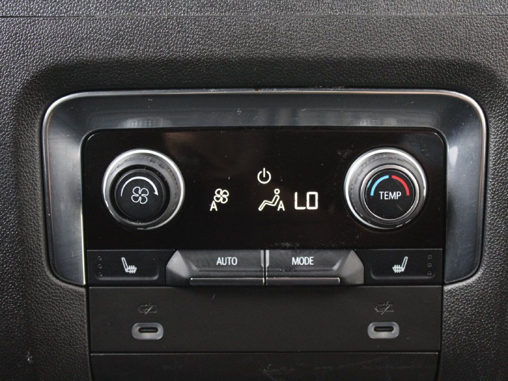 Used 2023 Chevrolet Suburban Premier AWD/4WD image 31