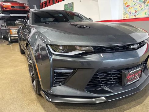 Used 2018 Chevrolet Camaro SS RWD image 77