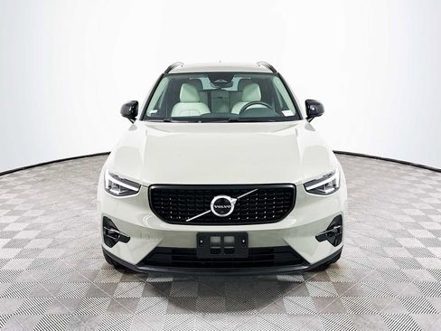 Used 2023 Volvo XC40 B5 Ultimate AWD/4WD image 2