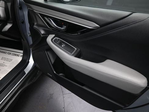 Used 2020 Subaru Outback Limited image 28