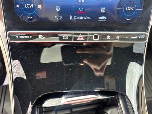 Used 2024 Mercedes-Benz GLC 300 4MATIC image 13