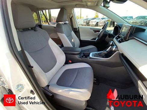 Certified 2021 Toyota RAV4 XLE w/ Convenience Package AWD/4WD image 17