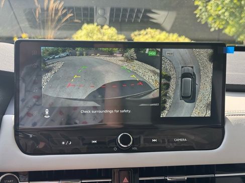 New 2025 Mitsubishi Outlander SE image 30