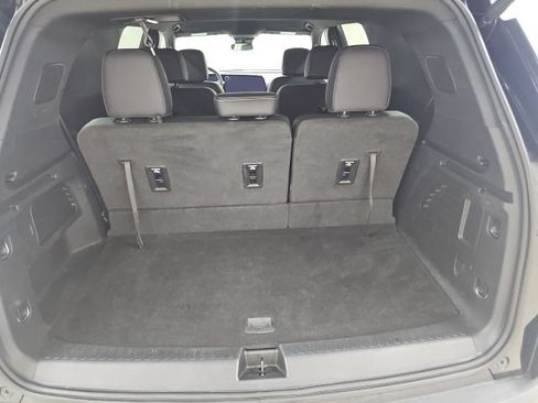 Used 2025 Chevrolet Traverse LT AWD/4WD image 5