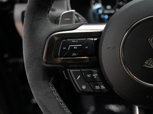 Used 2022 Ford Mustang Shelby GT500 w/ Technology Package image 28