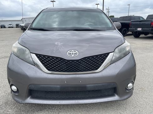 Used 2014 Toyota Sienna SE w/ SE Premium Package w/Entune image 9