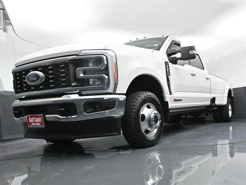 Used 2023 Ford F350 Lariat w/ Lariat Ultimate Package AWD/4WD image 34