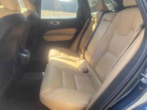 Used 2023 Volvo XC60 B5 Ultimate w/ Climate Package AWD/4WD image 5