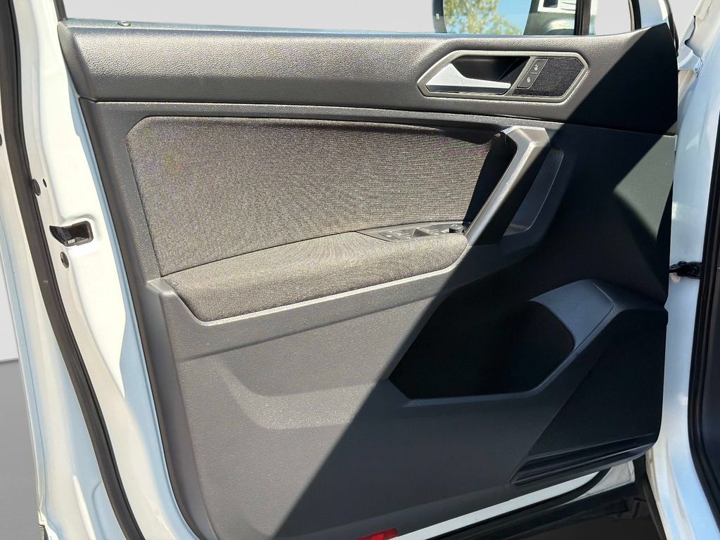 Used 2021 Volkswagen Tiguan S FWD image 18