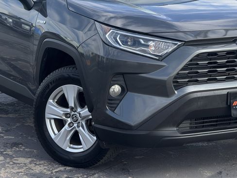 Used 2021 Toyota RAV4 XLE w/ Convenience Package image 8
