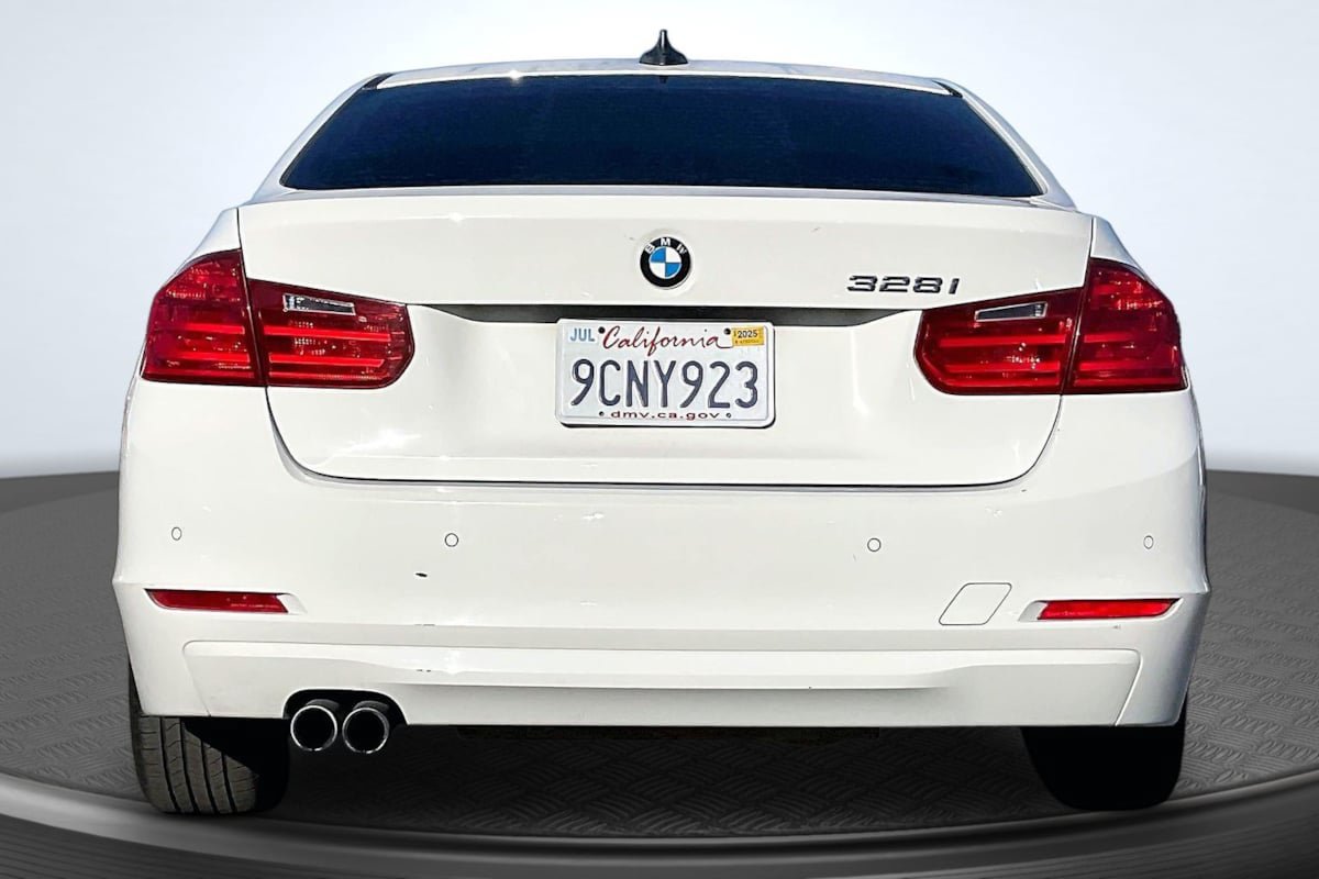Used 2013 BMW 328i Sedan RWD image 4