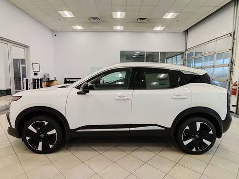 New 2026 Nissan Kicks SR w/ Cold Weather Package image 5