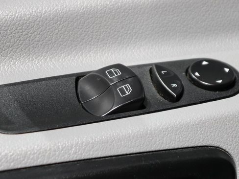 Used 2016 Mercedes-Benz Sprinter 2500 image 19