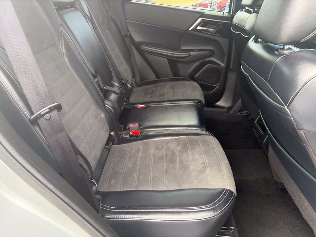 Used 2024 Mitsubishi Outlander SE Black Edition AWD/4WD image 37