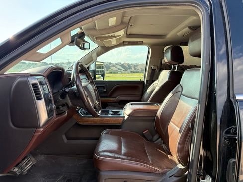 Used 2015 Chevrolet Silverado 2500 High Country w/ Duramax Plus Package AWD/4WD image 5