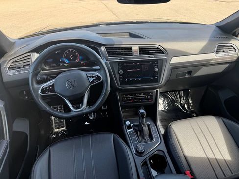 Used 2023 Volkswagen Tiguan SE R-Line AWD/4WD image 5