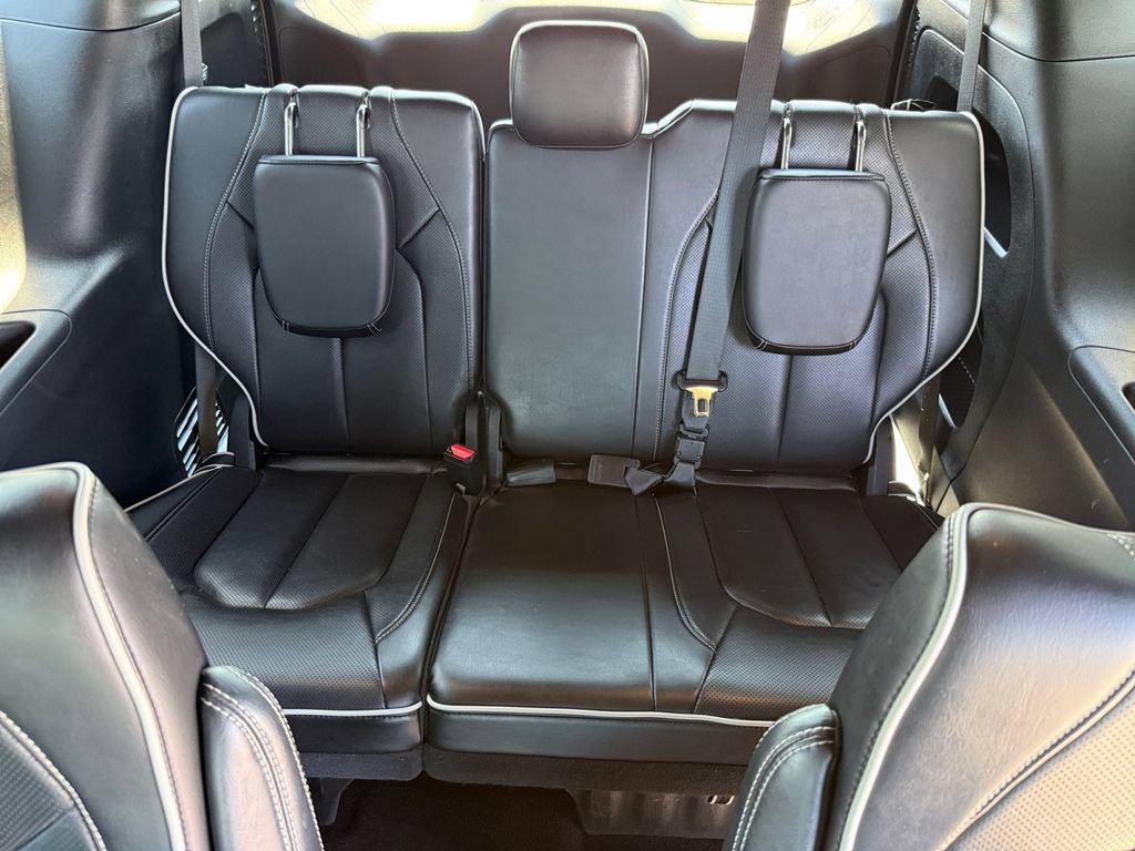 Used 2025 Chrysler Pacifica Limited FWD image 12