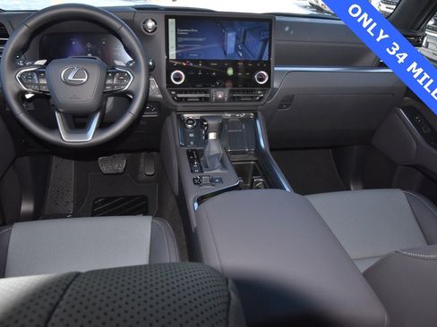 Used 2026 Lexus GX 550 image 17