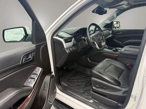 Used 2017 GMC Yukon XL SLT w/ Premium Edition AWD/4WD image 13