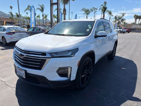 Used 2023 Chevrolet Traverse LT image 4