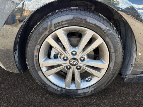 Used 2017 Hyundai Elantra Value Edition FWD image 14