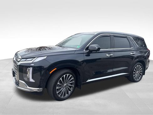 Used 2024 Hyundai Palisade Calligraphy image 2