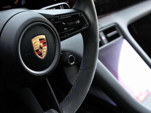 Used 2020 Porsche Taycan Turbo S image 20