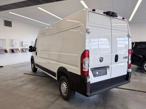 Used 2026 RAM ProMaster 2500 w/ Convenience Group FWD image 5