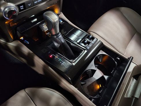 Used 2020 Lexus GX 460 Premium image 40