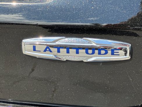 Certified 2022 Jeep Compass Latitude image 25