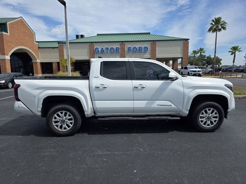 Used 2024 Toyota Tacoma SR5 w/ SR5 Upgrade Package AWD/4WD image 4
