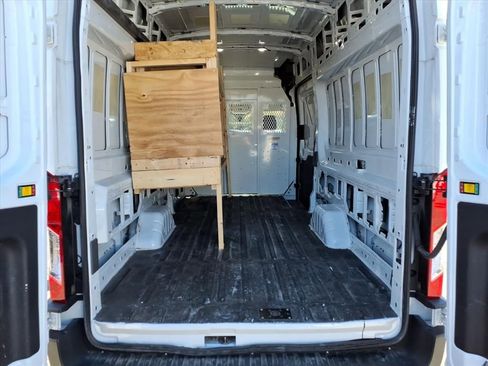 Used 2024 Ford Transit 250 148 High Roof Extended image 17