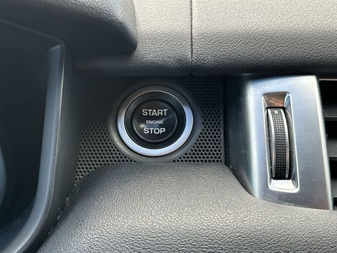 Used 2017 Land Rover Range Rover Sport SE image 28