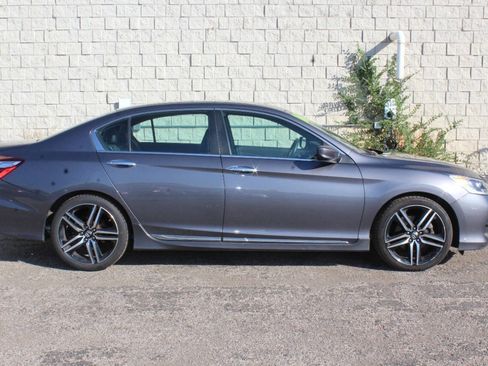 Used 2016 Honda Accord Sport image 6