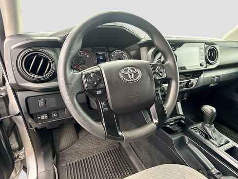 Used 2021 Toyota Tacoma SR AWD/4WD image 12