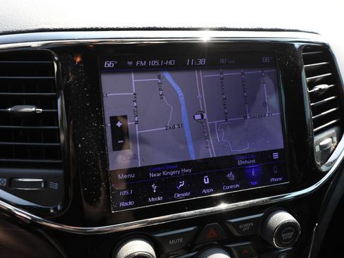 Used 2019 Jeep Grand Cherokee Altitude AWD/4WD image 23