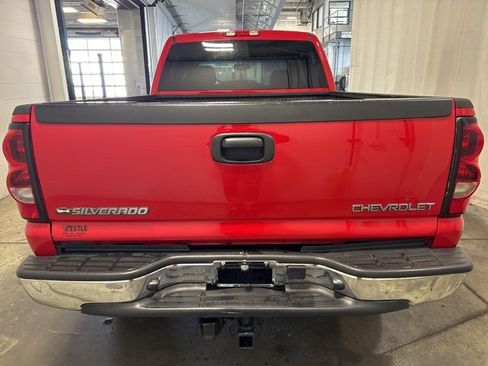 Used 2005 Chevrolet Silverado 2500 LS w/ Heavy-Duty Power Package image 5