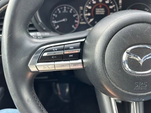 Used 2020 MAZDA MAZDA3 Hatchback w/ Preferred Package image 12